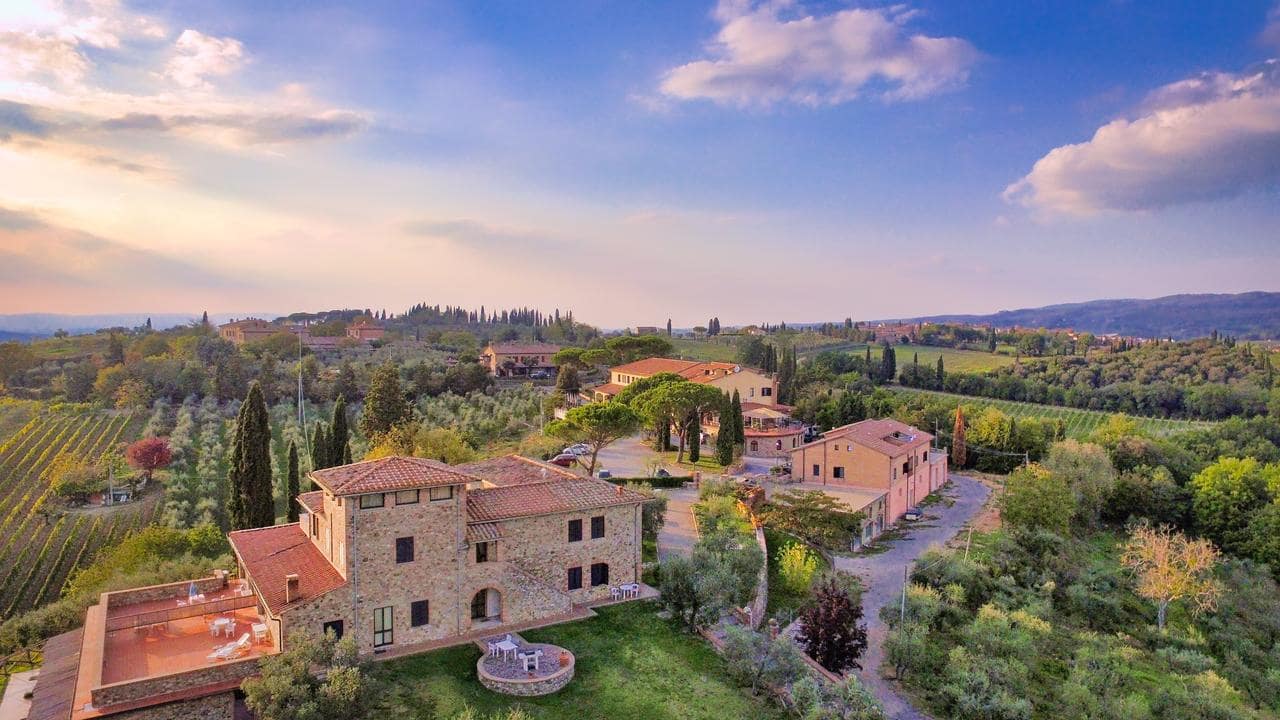 Quercegrossa, Chianti. La Loggia - Villa Gloria Hotel